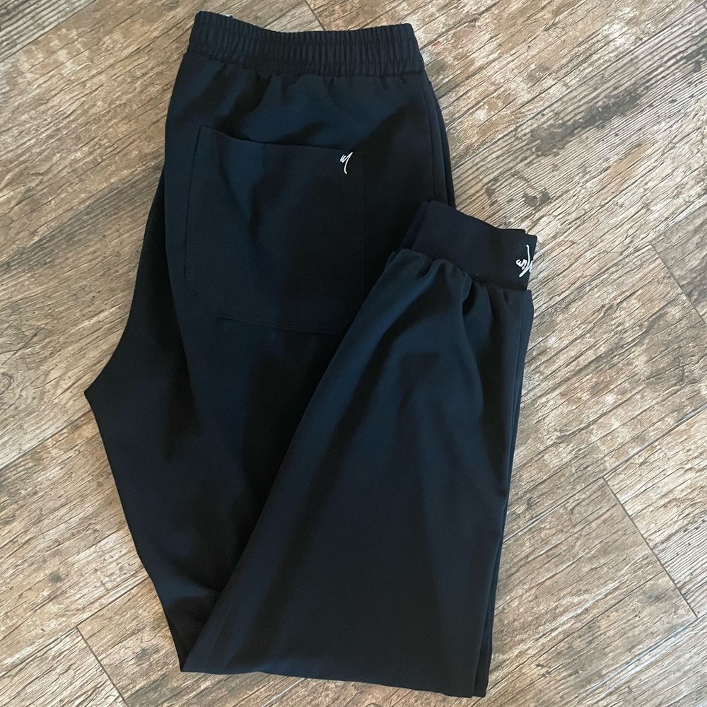 Mims Women’s Black Jogger Scrub Pants